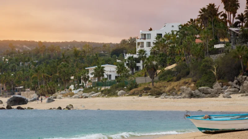 Guía Maestra de Precios: ¿Cuánto Cobrar por tu Renta en Puerto Escondido?