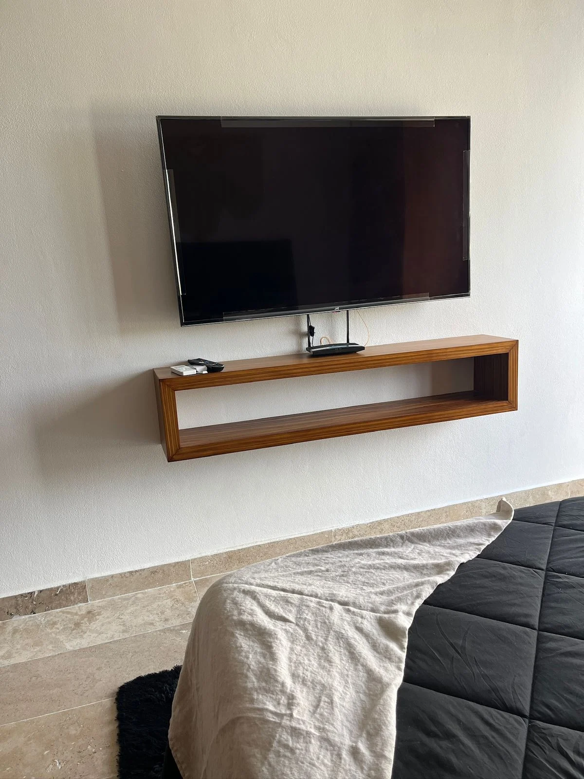 Furnished Studio Apartment for Rent on Av 20
