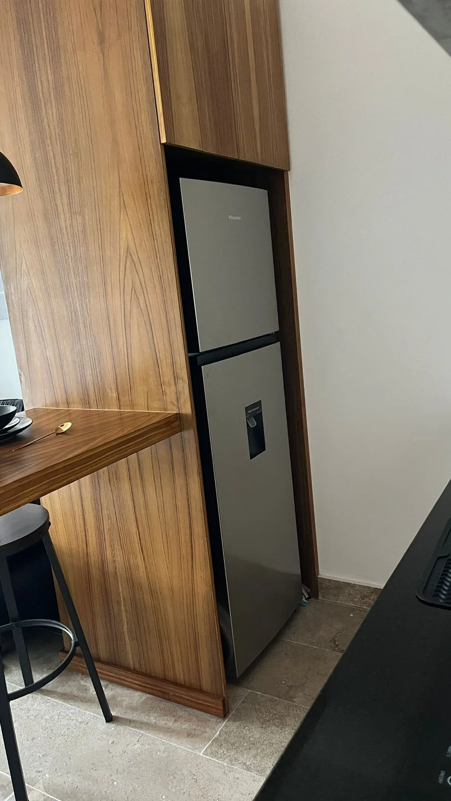 Furnished Studio Apartment for Rent on Av 20