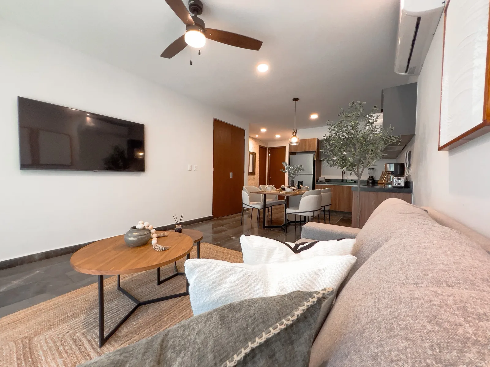 Apartment in Paramar