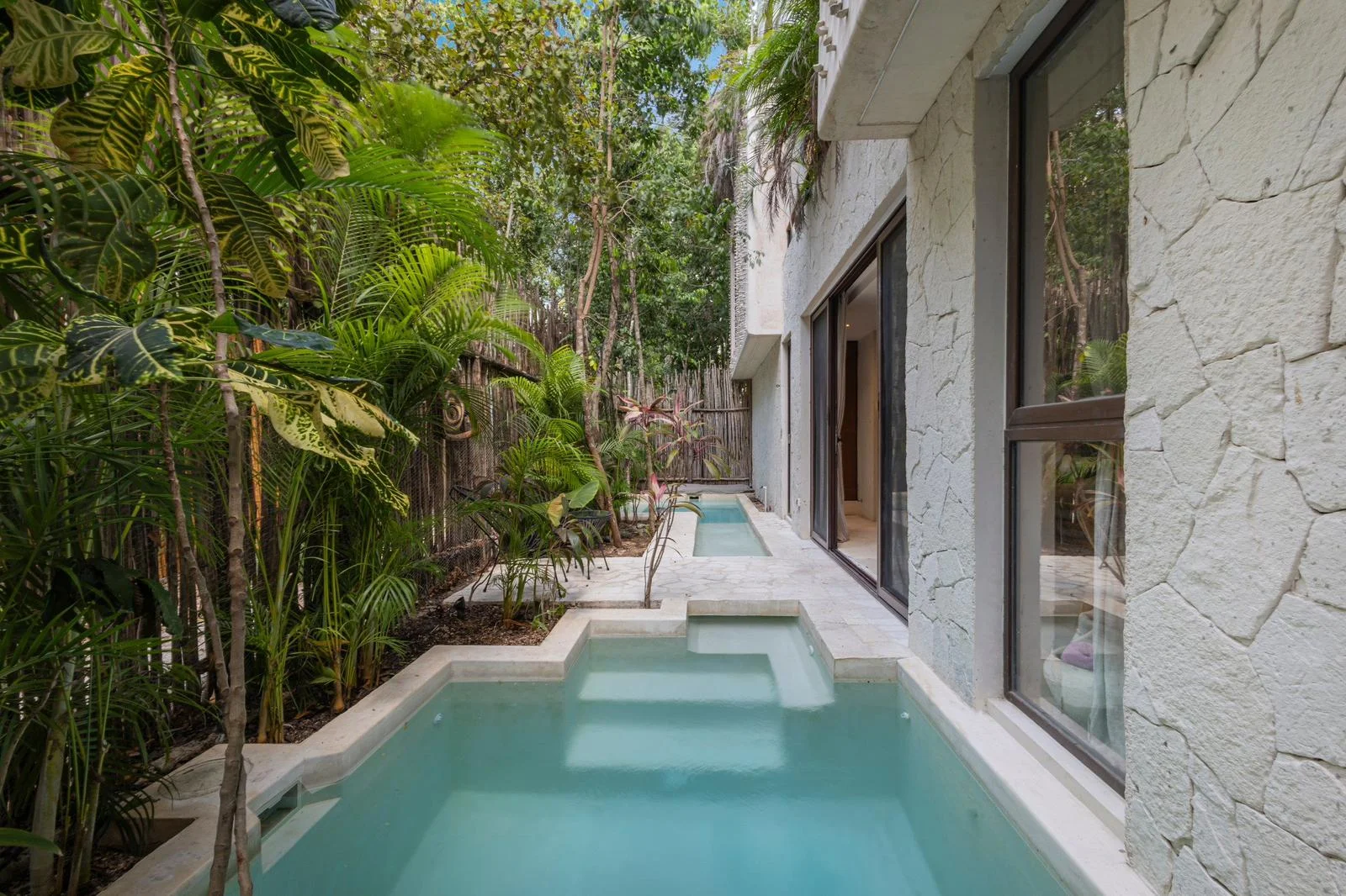2 Bedroom Lock-Off Apartment in Zama, Tulum
