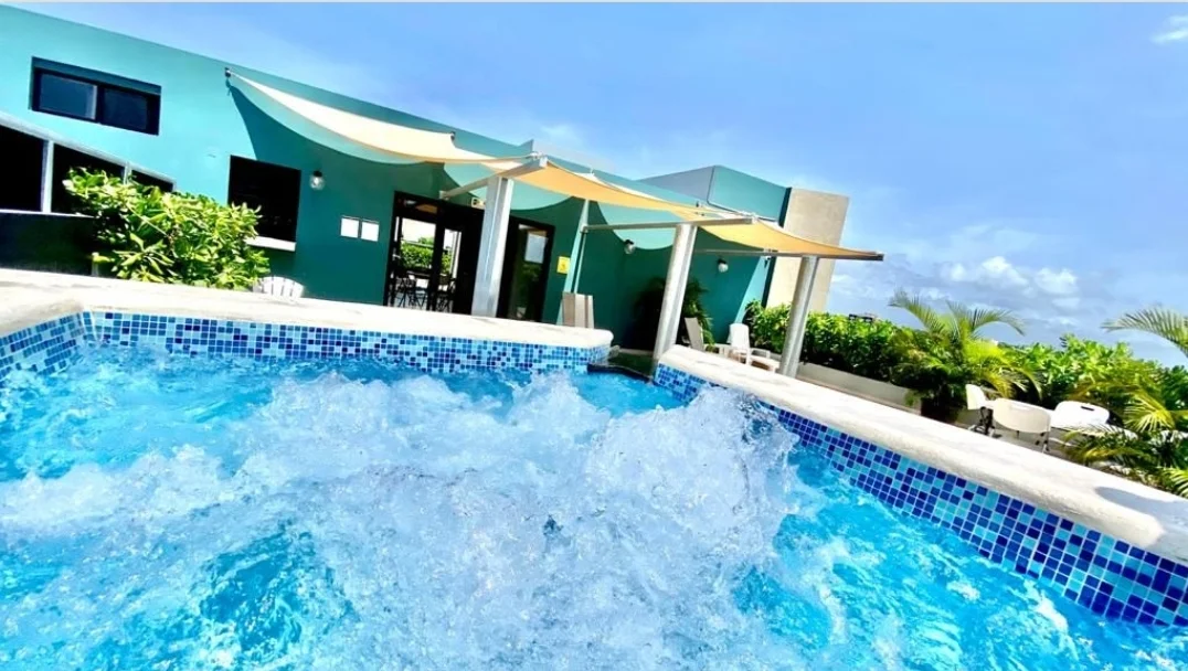 Furnished 2-Bedroom Apartment with Rooftop Pool - Mexico