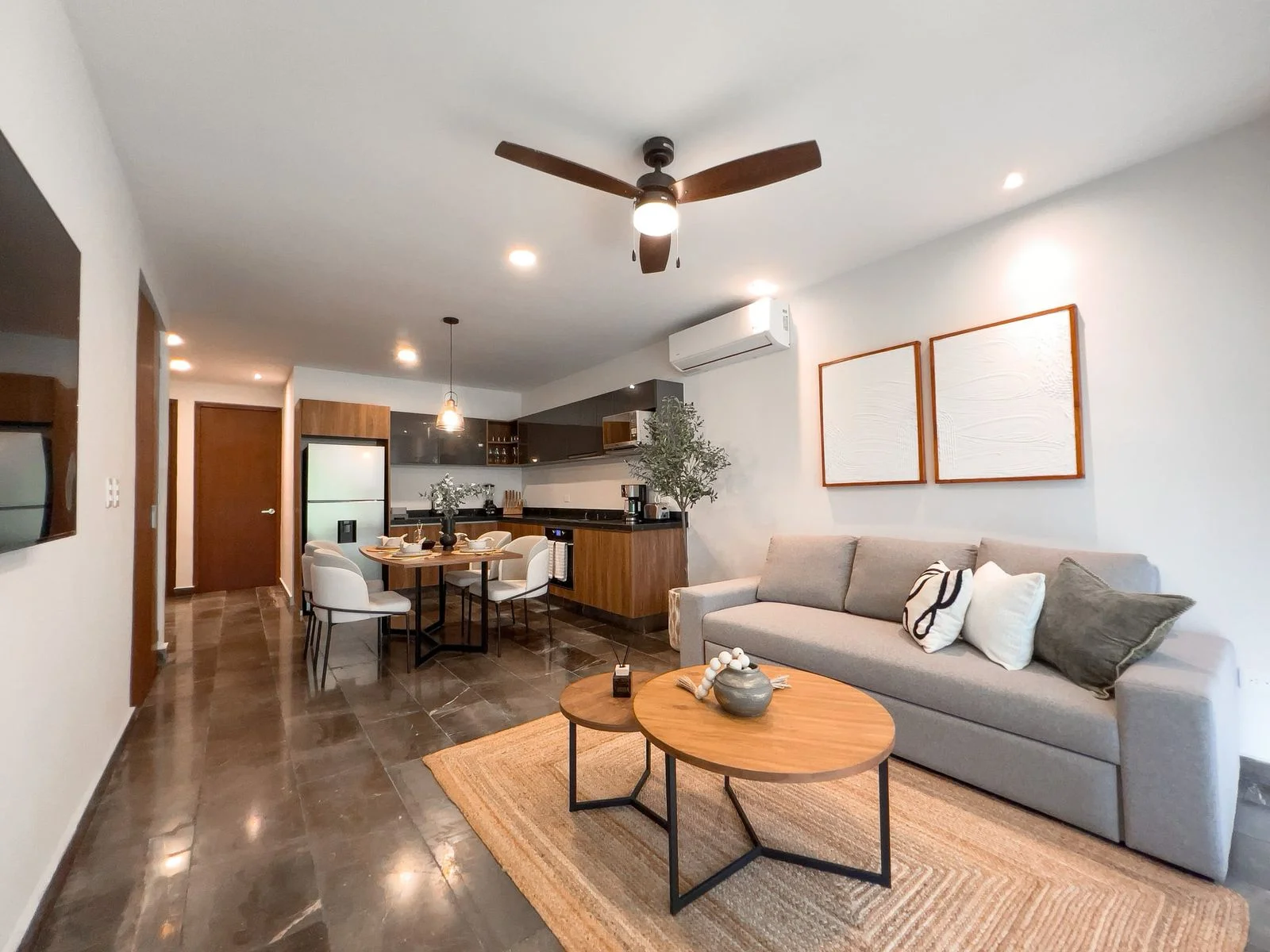 Apartment in Paramar