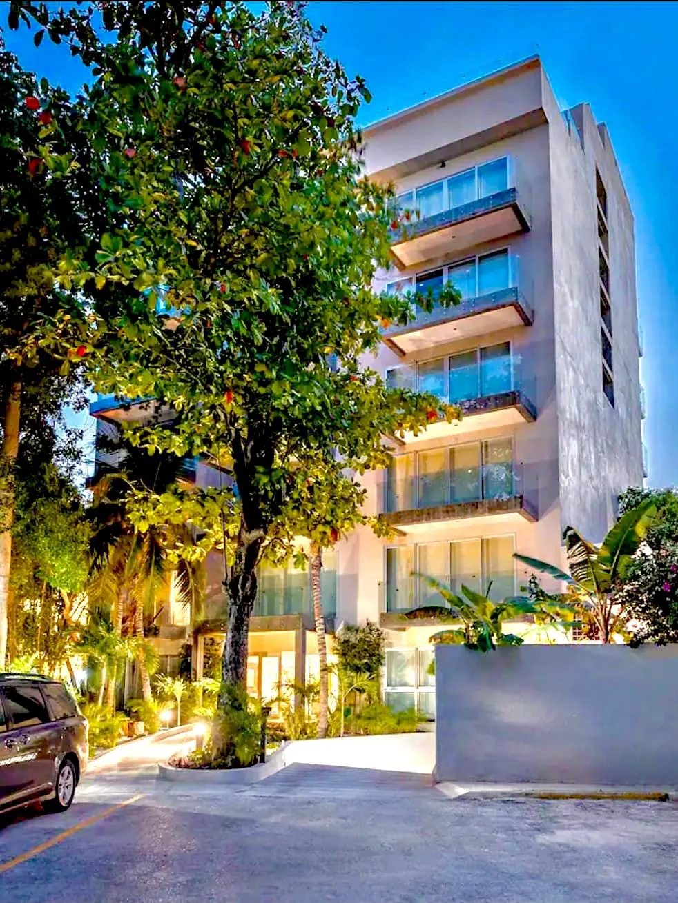 1-Bedroom Apartment Next to Park in Playa