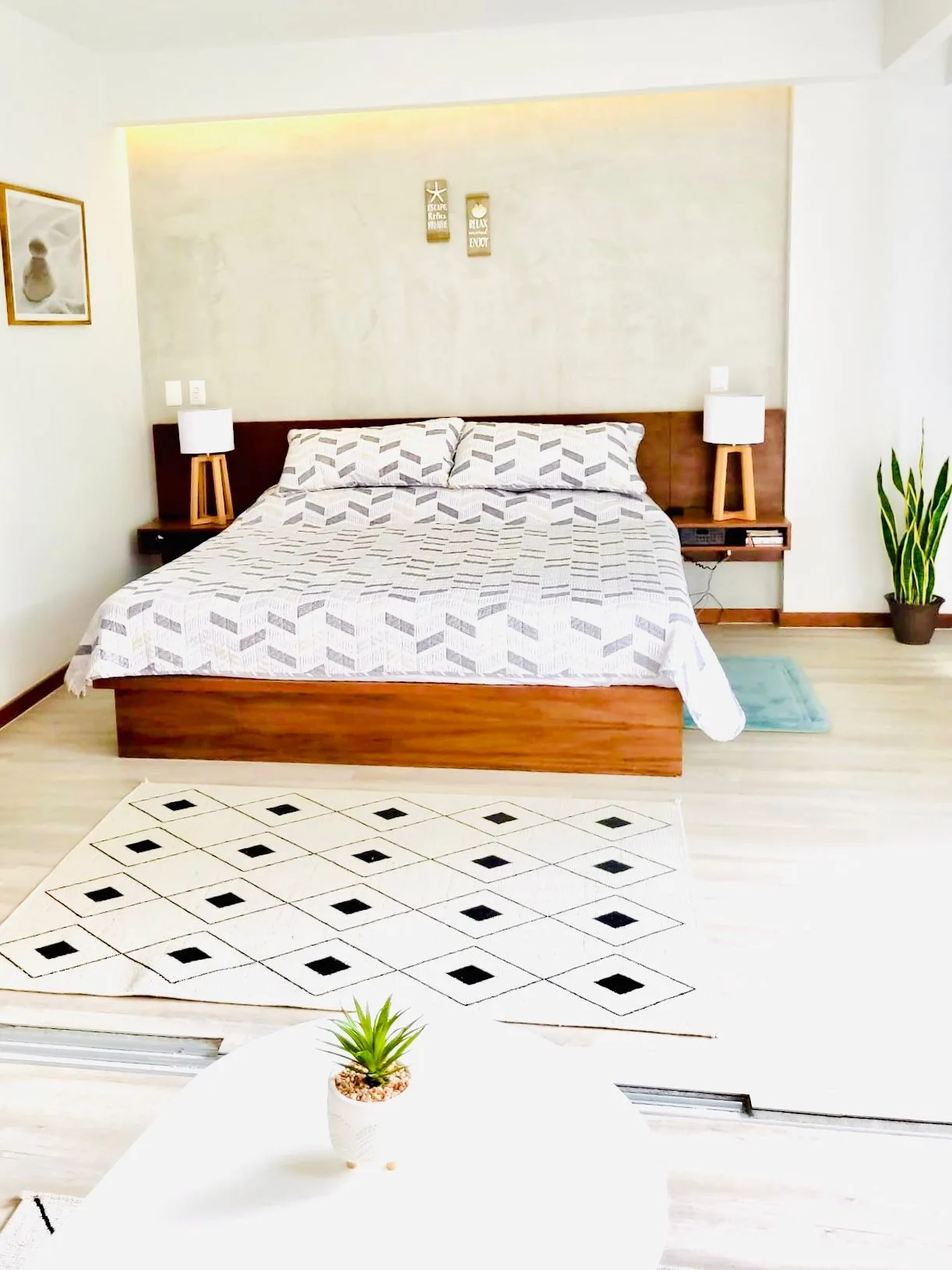 1-Bedroom Apartment Next to Park in Playa