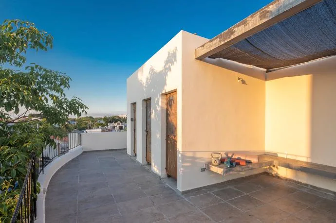 2 Bedroom Apartment on Calle 30