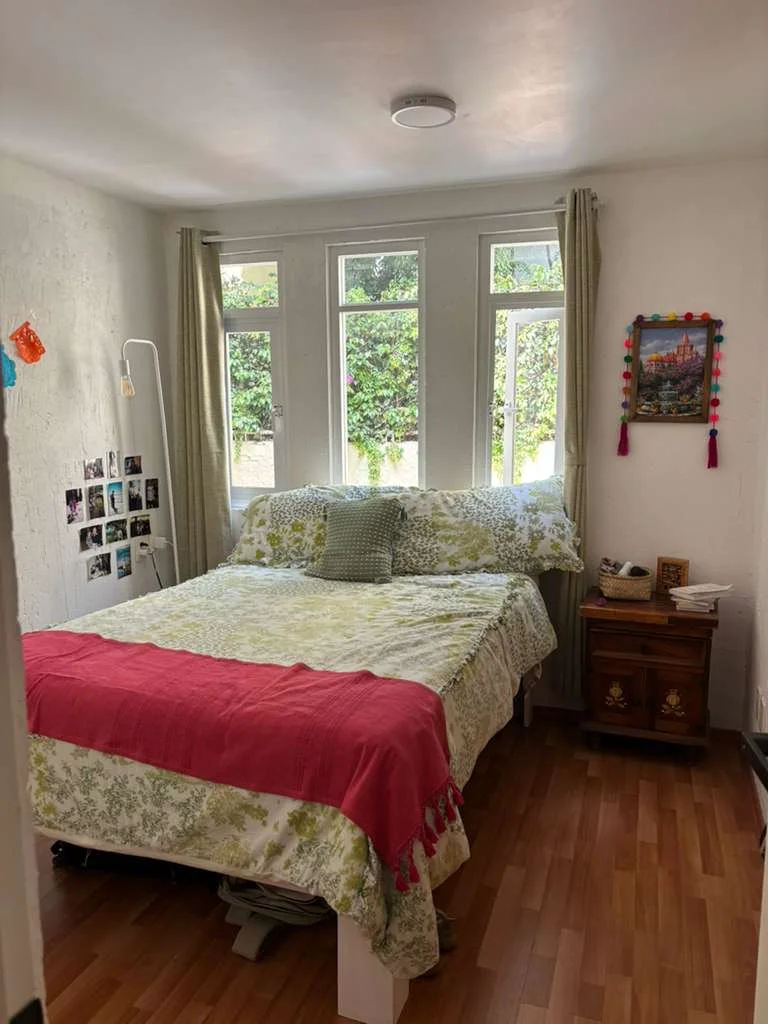 Private Room in Condesa with Shared Bathroom - April