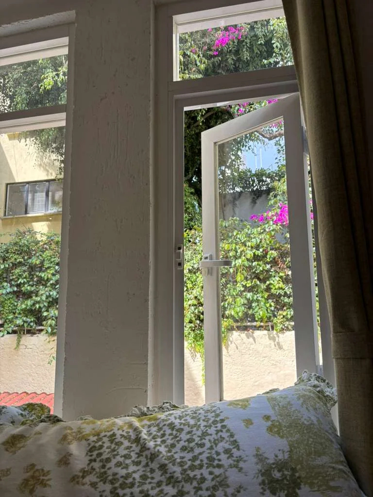 Private Room in Condesa with Shared Bathroom - April