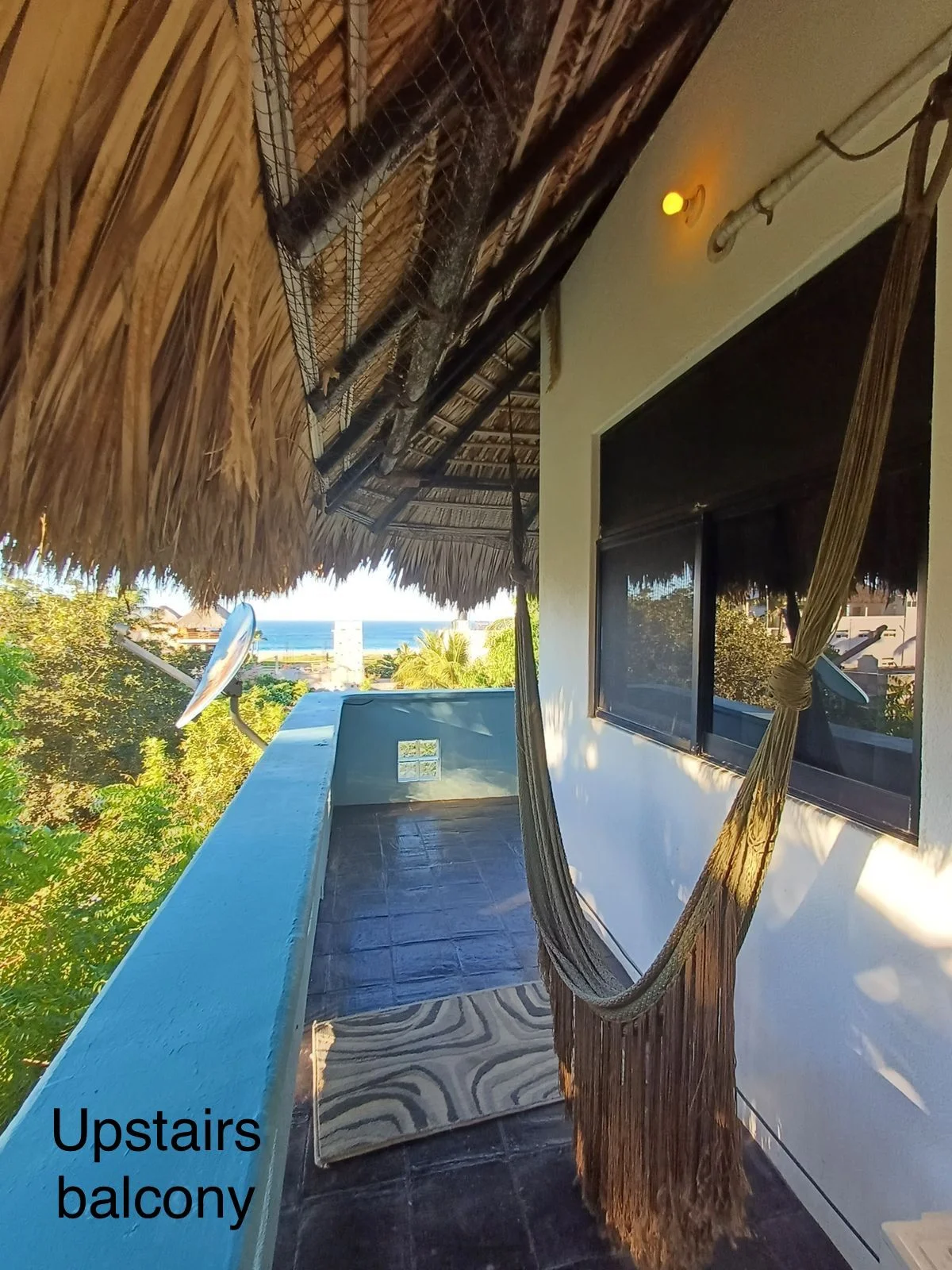 Private Room at Casa Flores - One Block from Beach