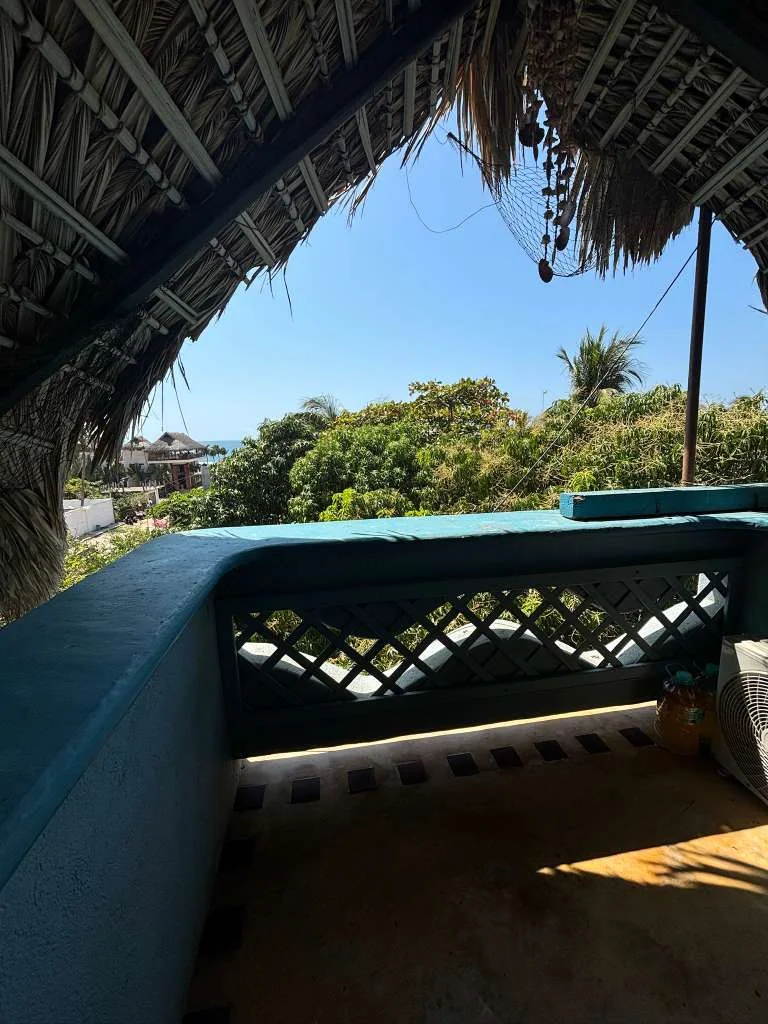 Private Room at Casa Flores - One Block from Beach