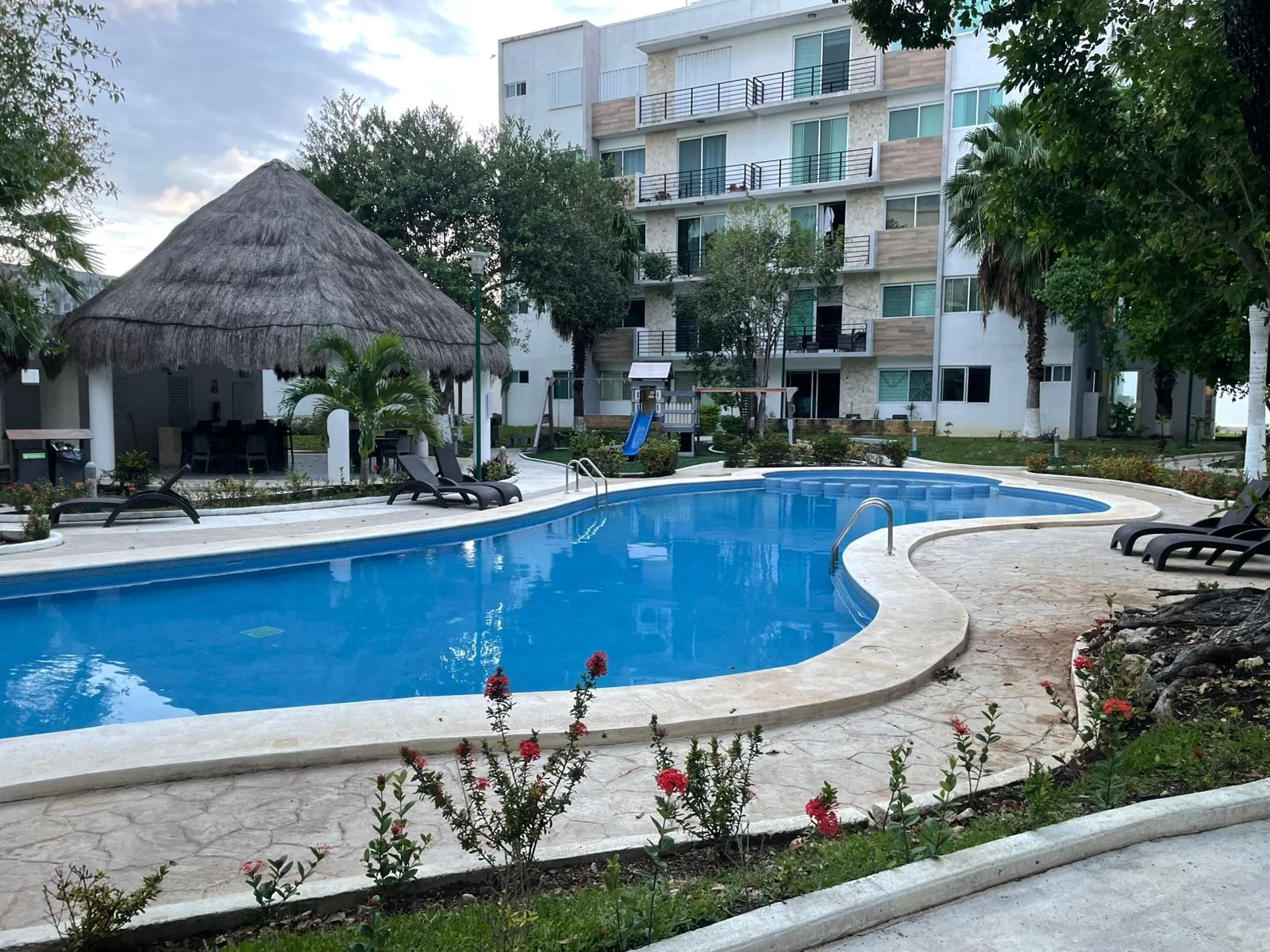 2-Bedroom Apartment with Private Rooftop in Punta Estrella
