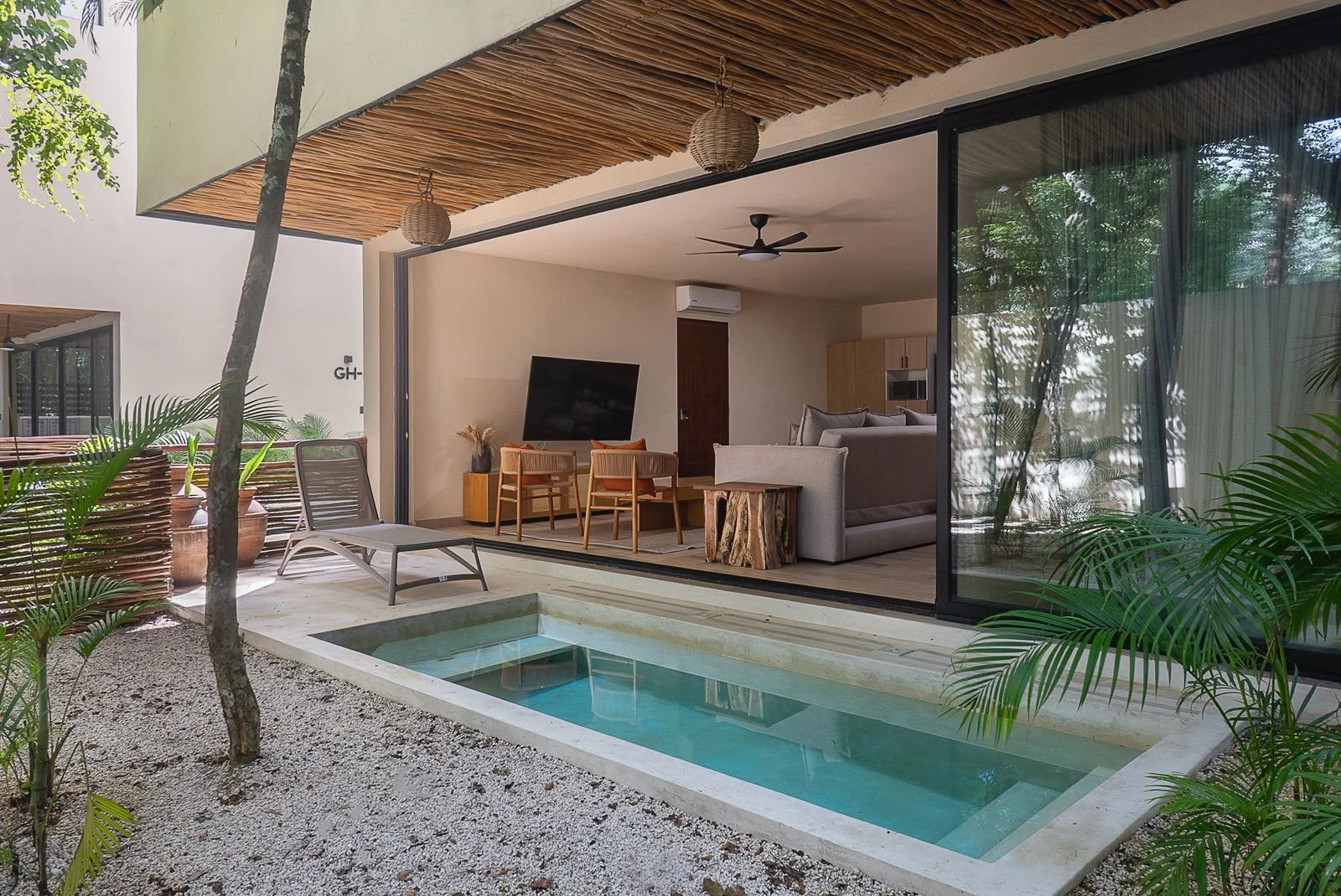 2 Bedroom Apartment in Zama, Tulum
