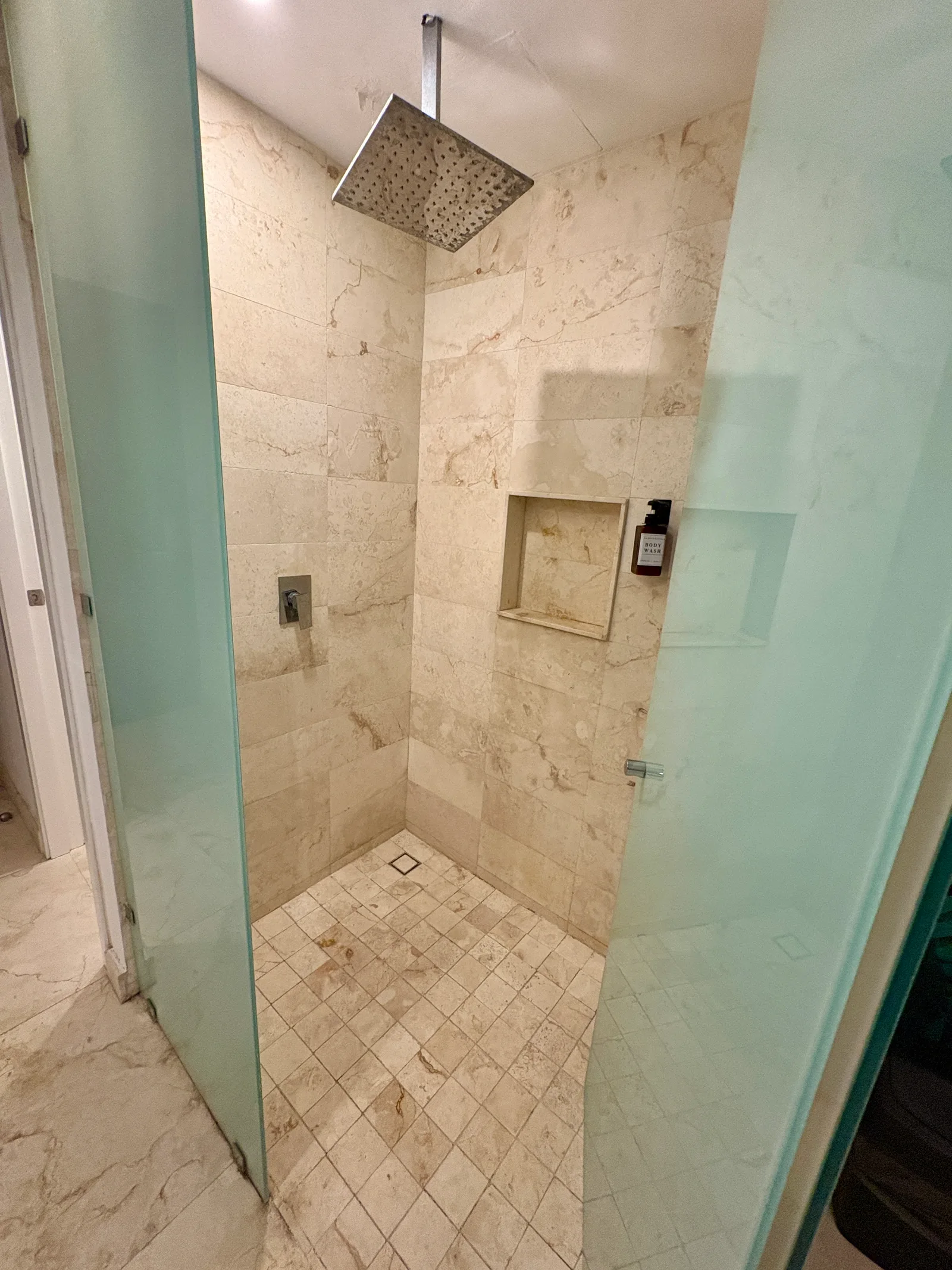 1 Bedroom + Den Condo in Luxury Building