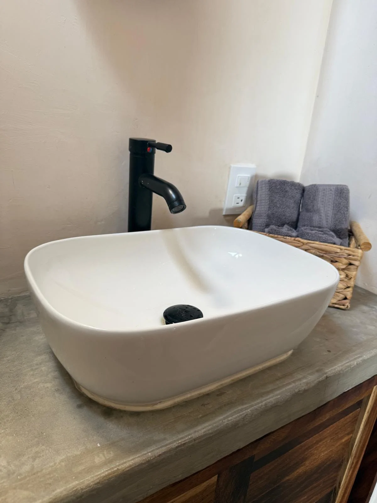 Furnished 2 Bedroom Apartment in Puerto Escondido