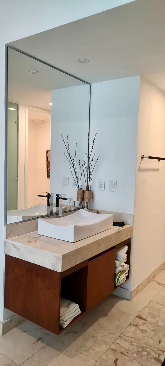 1 Bedroom + Den Condo in Luxury Building