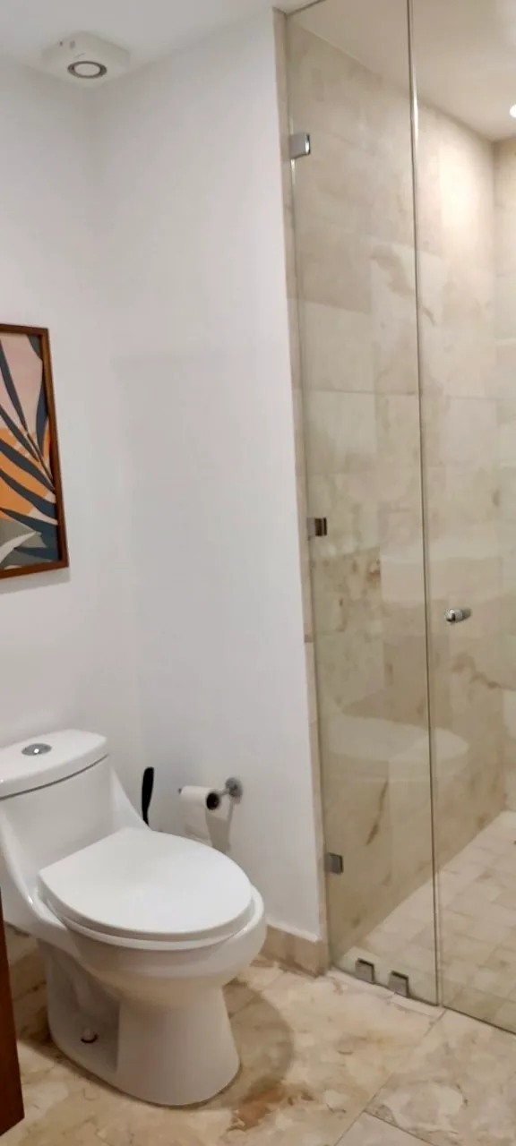 1 Bedroom + Den Condo in Luxury Building