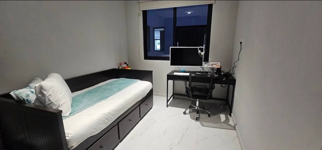 2-Bedroom Apartment for Rent in Napoles