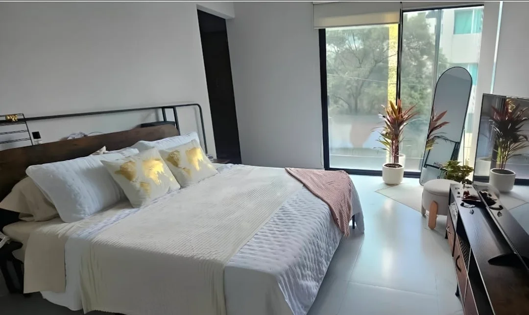 2-Bedroom Apartment for Rent in Napoles