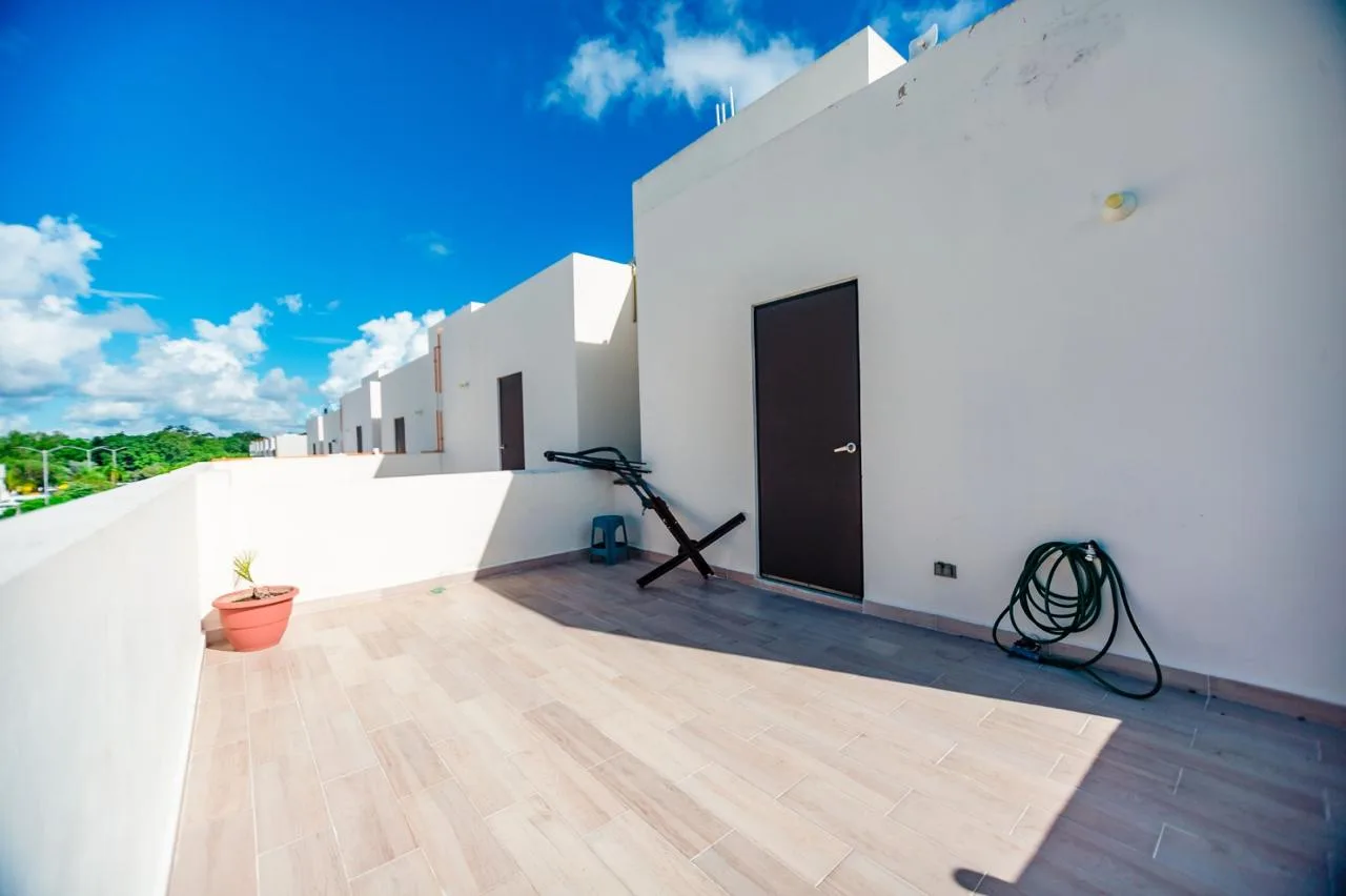 4 Bedroom House for Rent in Lunamar