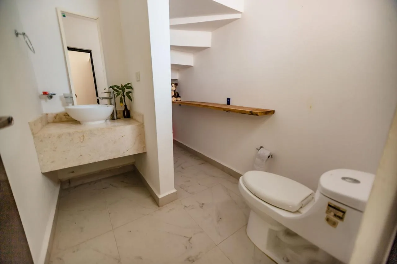 4 Bedroom House for Rent in Lunamar