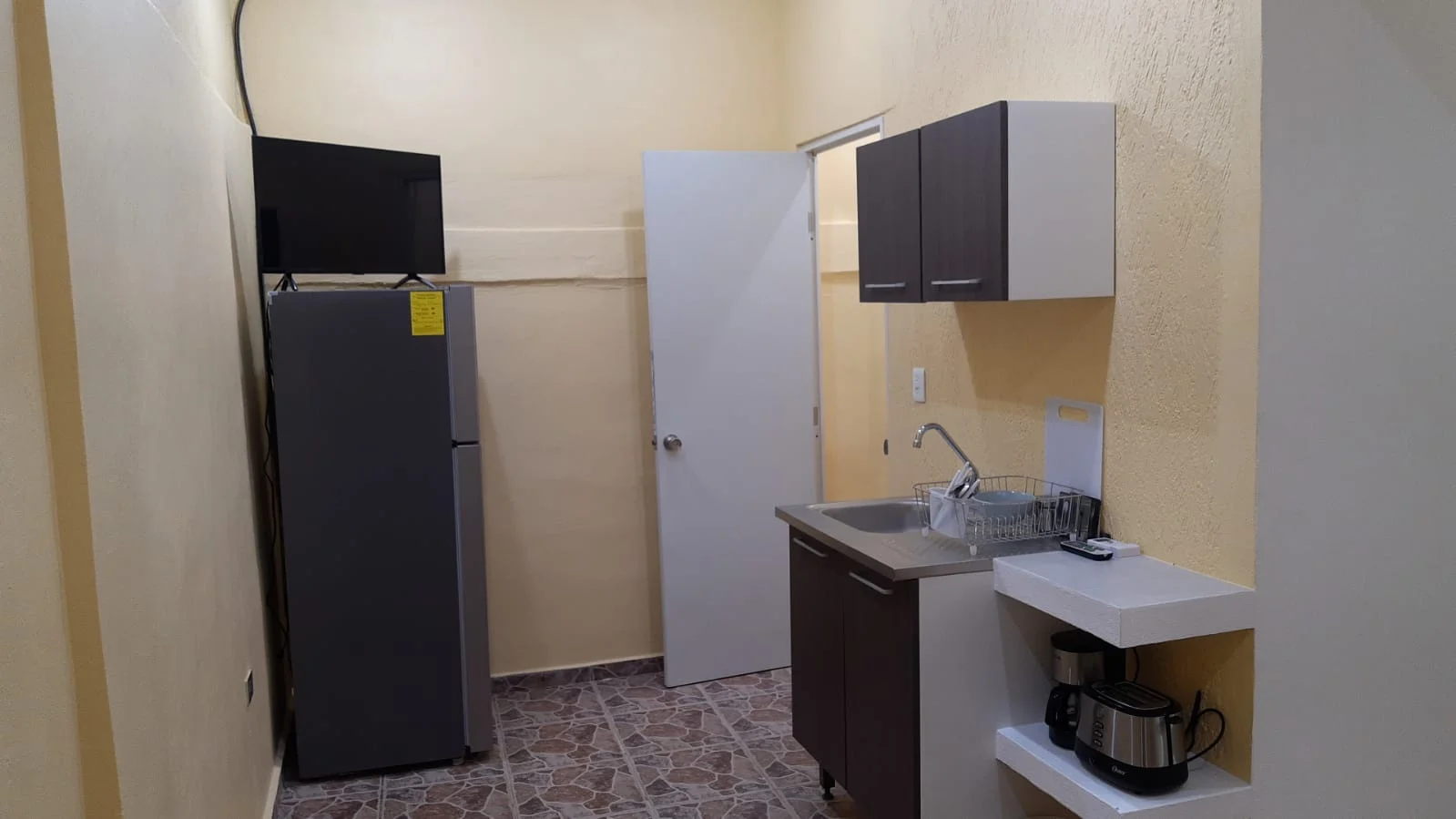 Furnished Studio in Bosque Real - Near Centro