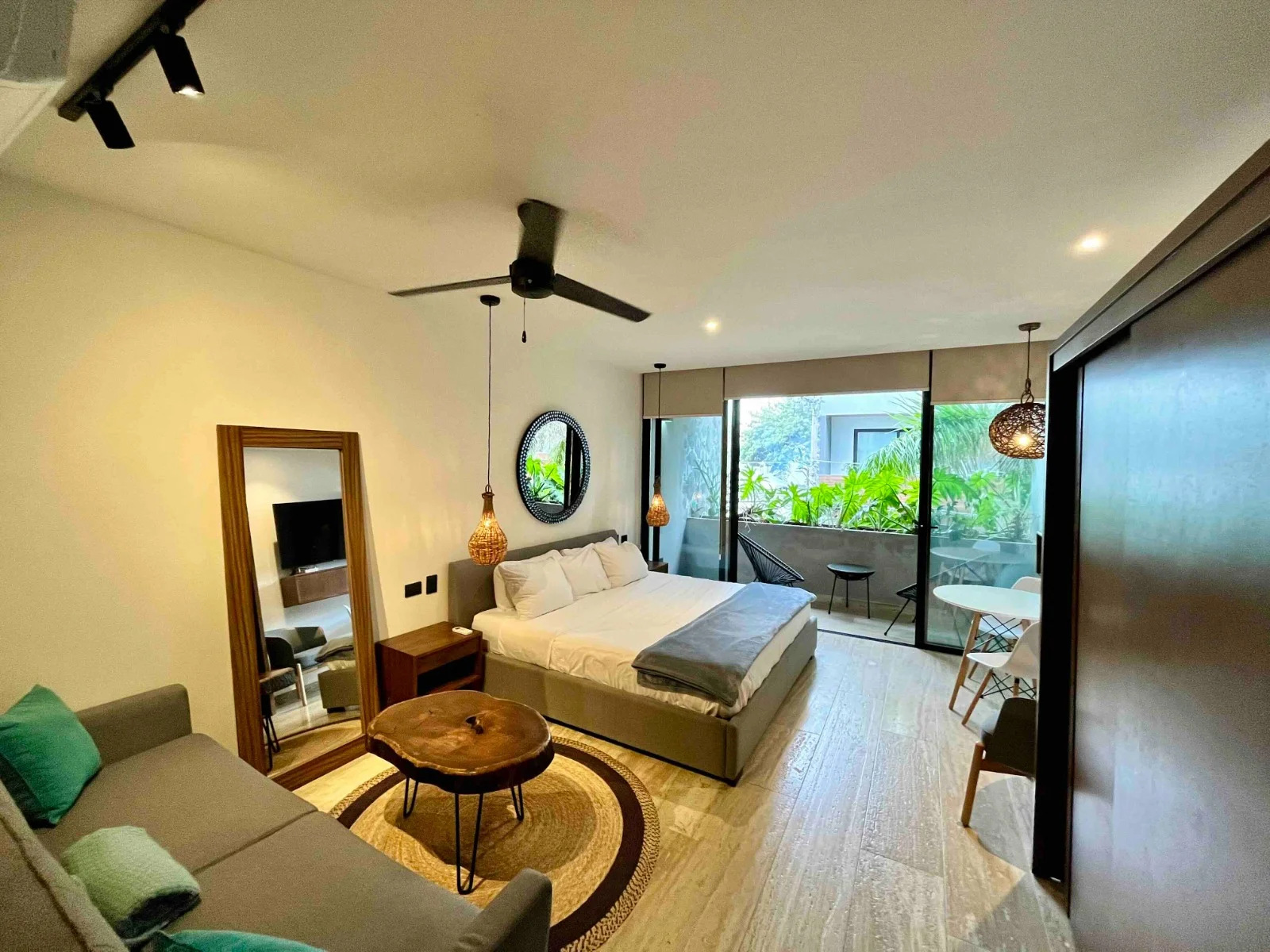 Volta 203 – Studio for Rent & Sale | Centro PDC