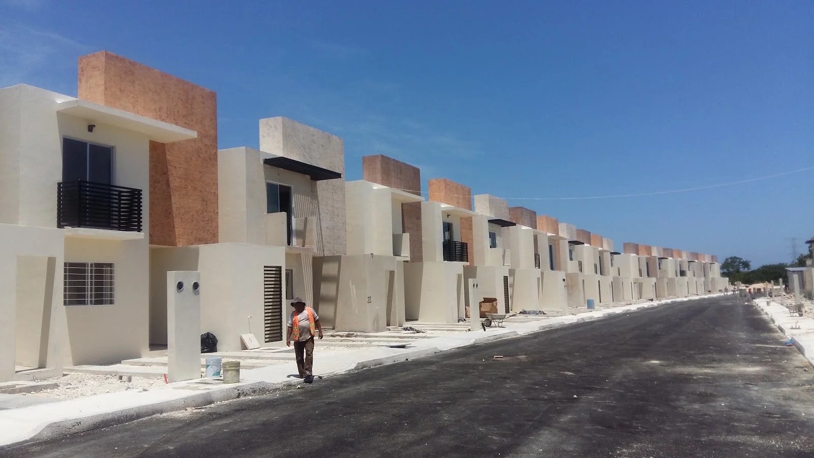 Three Bedroom House in Real Del Sol