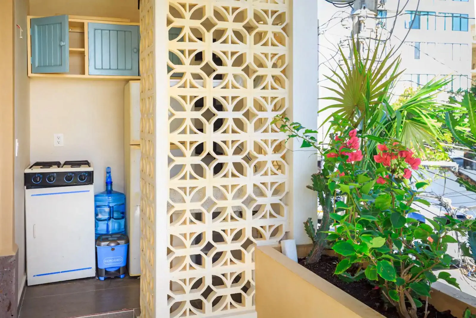 Studio Apartment in Colosio with Ocean View Pool Access
