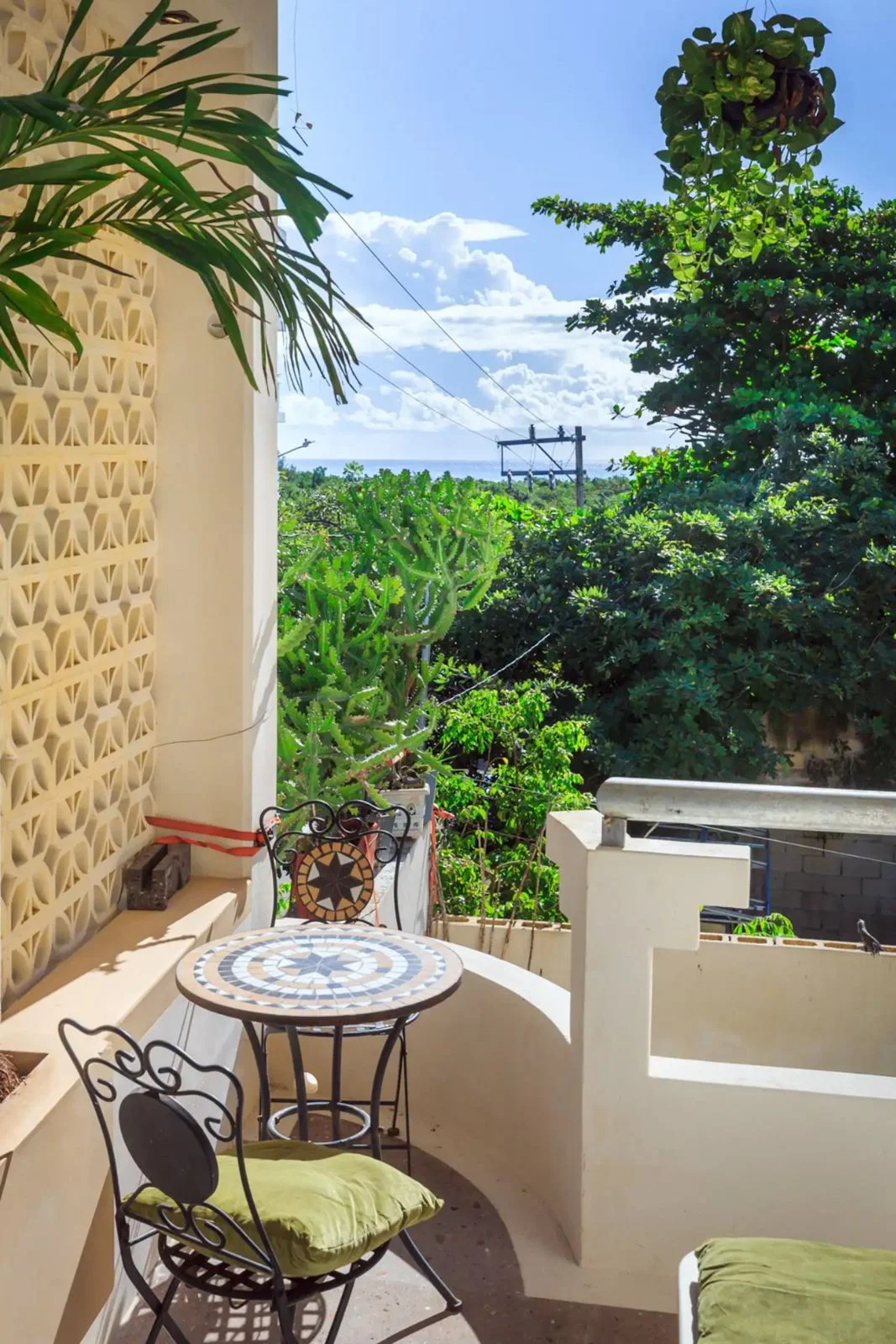 Studio Apartment in Colosio with Ocean View Pool Access