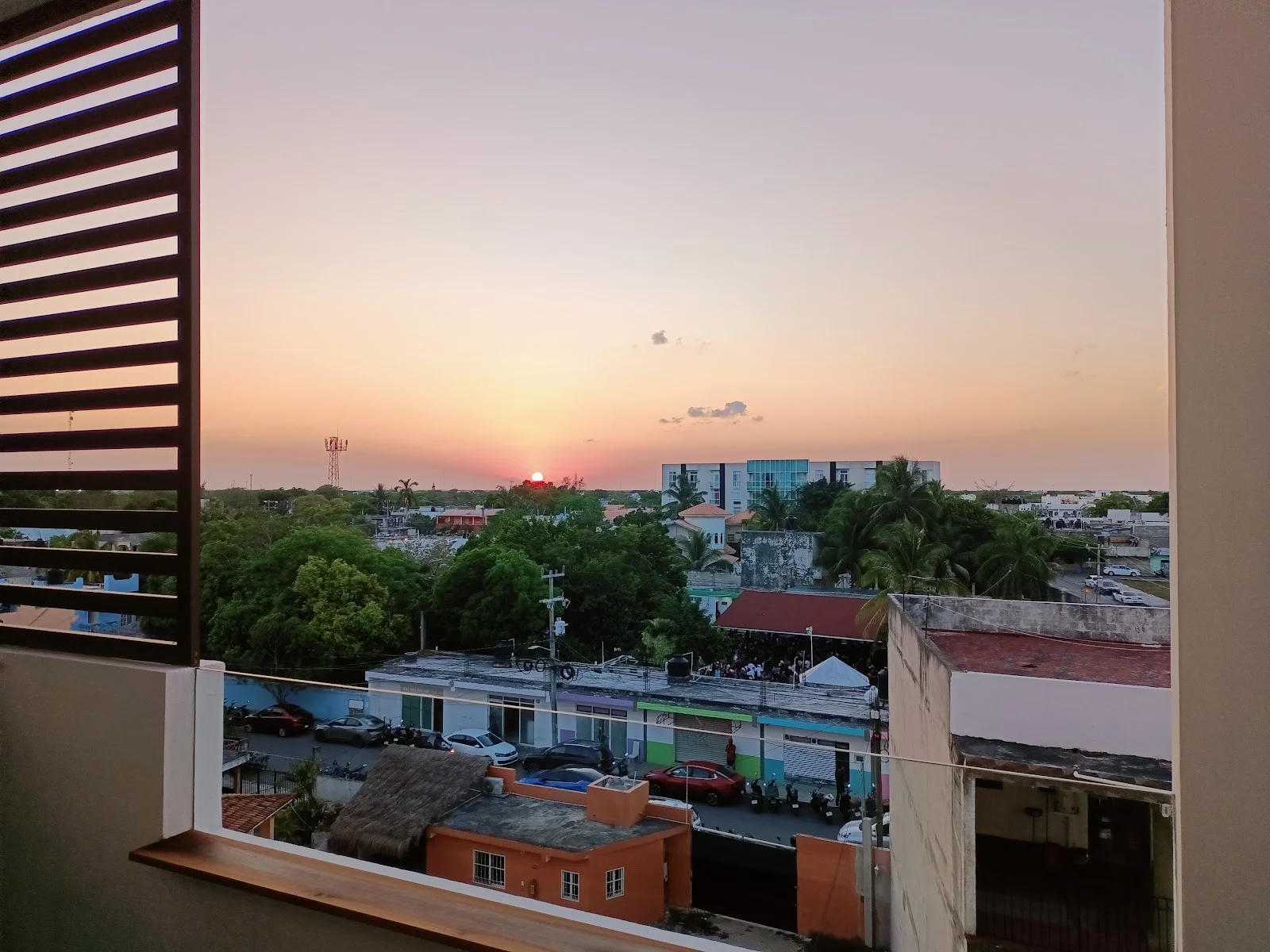 Furnished 1BR Apartment Near Centro - $15,000 MXN