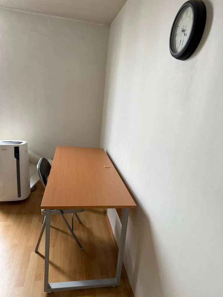 90 m² Apartment with Balcony Near Metro