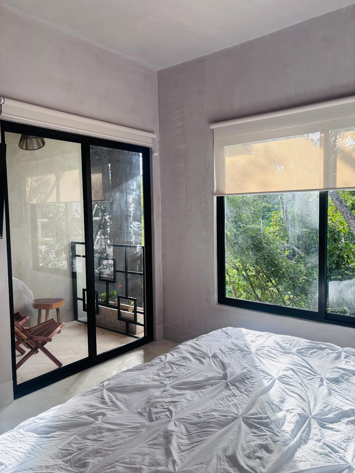 Studio with Pool View & Separate Bedroom – R15