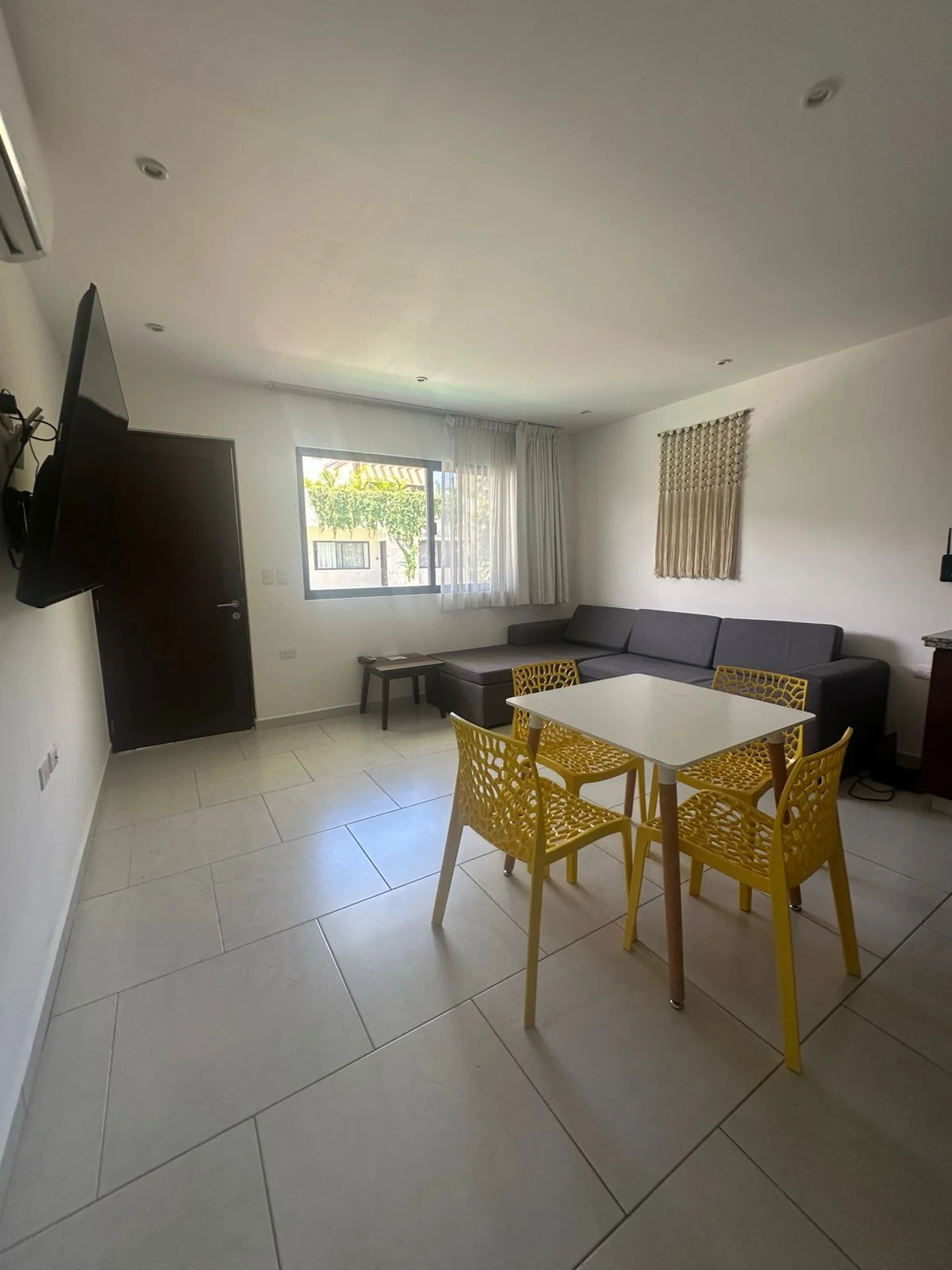 Furnished 1BR Apartment in La Veleta | Pool & Parking