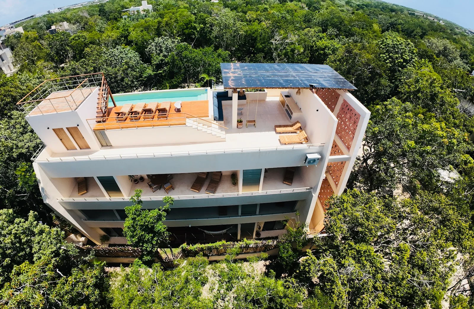 2-Bedroom Apartment with Rooftop Pool in Jungle Setting