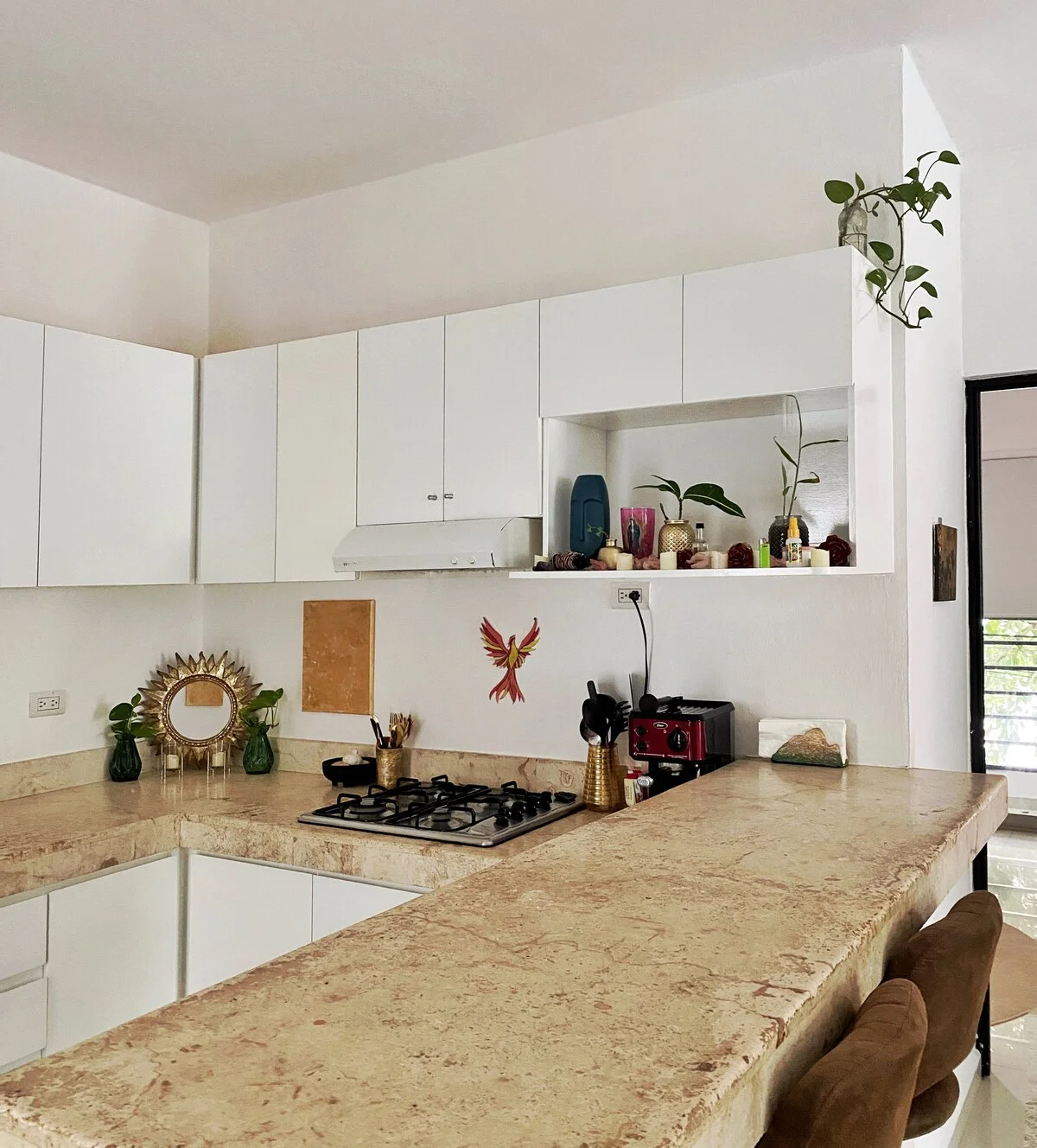 Apartment Available Until December 2nd