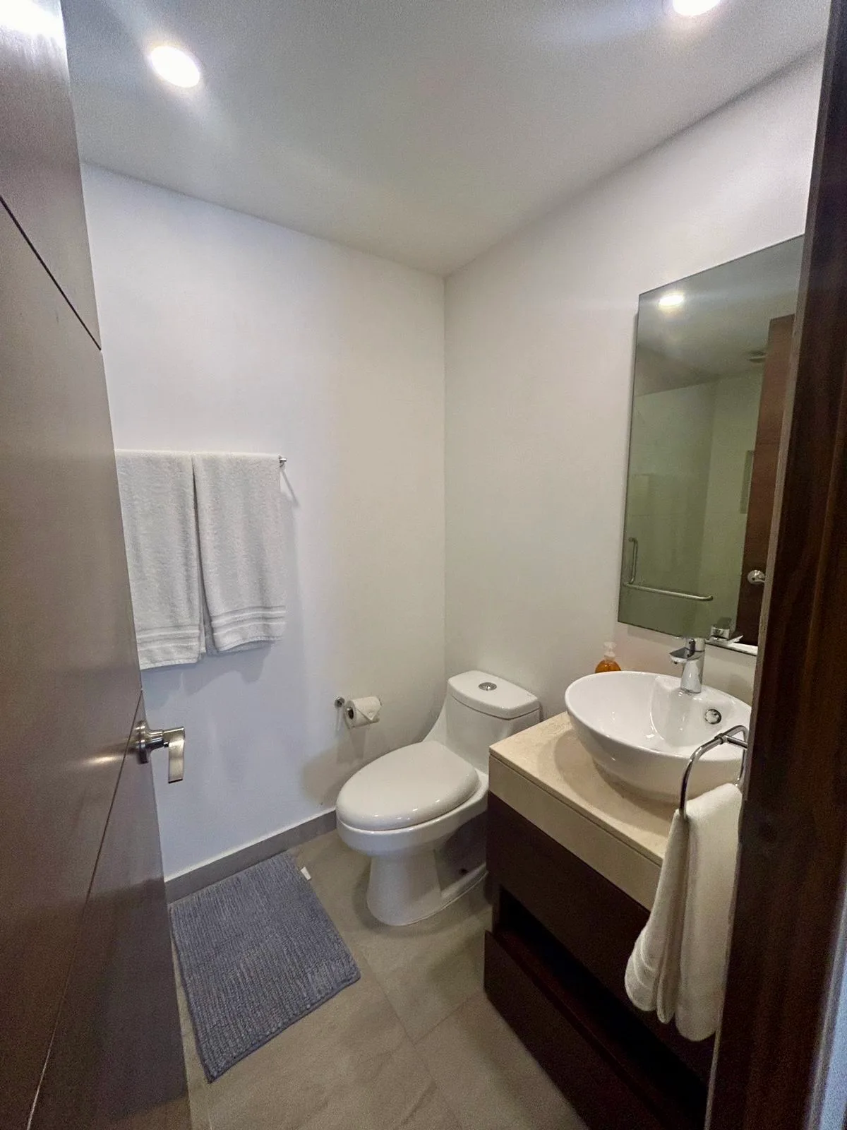 2-Bedroom 2-Bath Condo in Colonia Hollywood