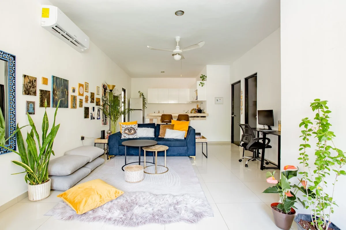 Apartment Available Until December 2nd