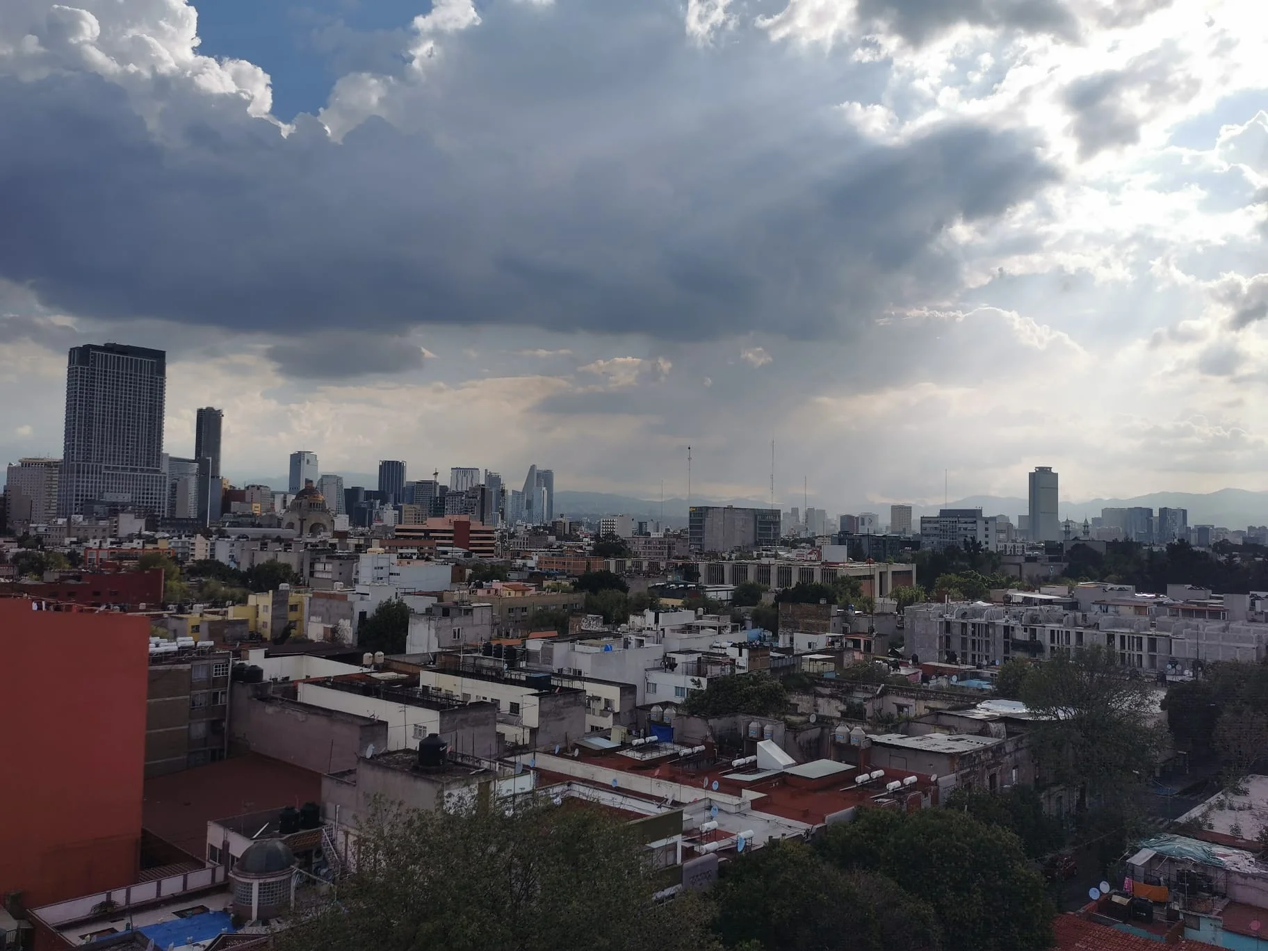 Industrial-Style Apartment with Rooftop Garden (Buena Vista / Juárez, CDMX)