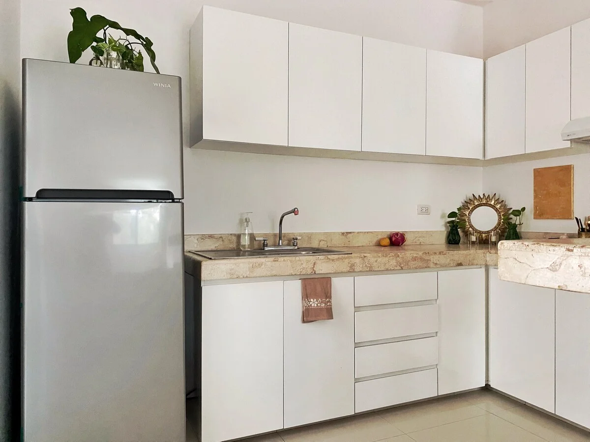 Apartment Available Until December 2nd