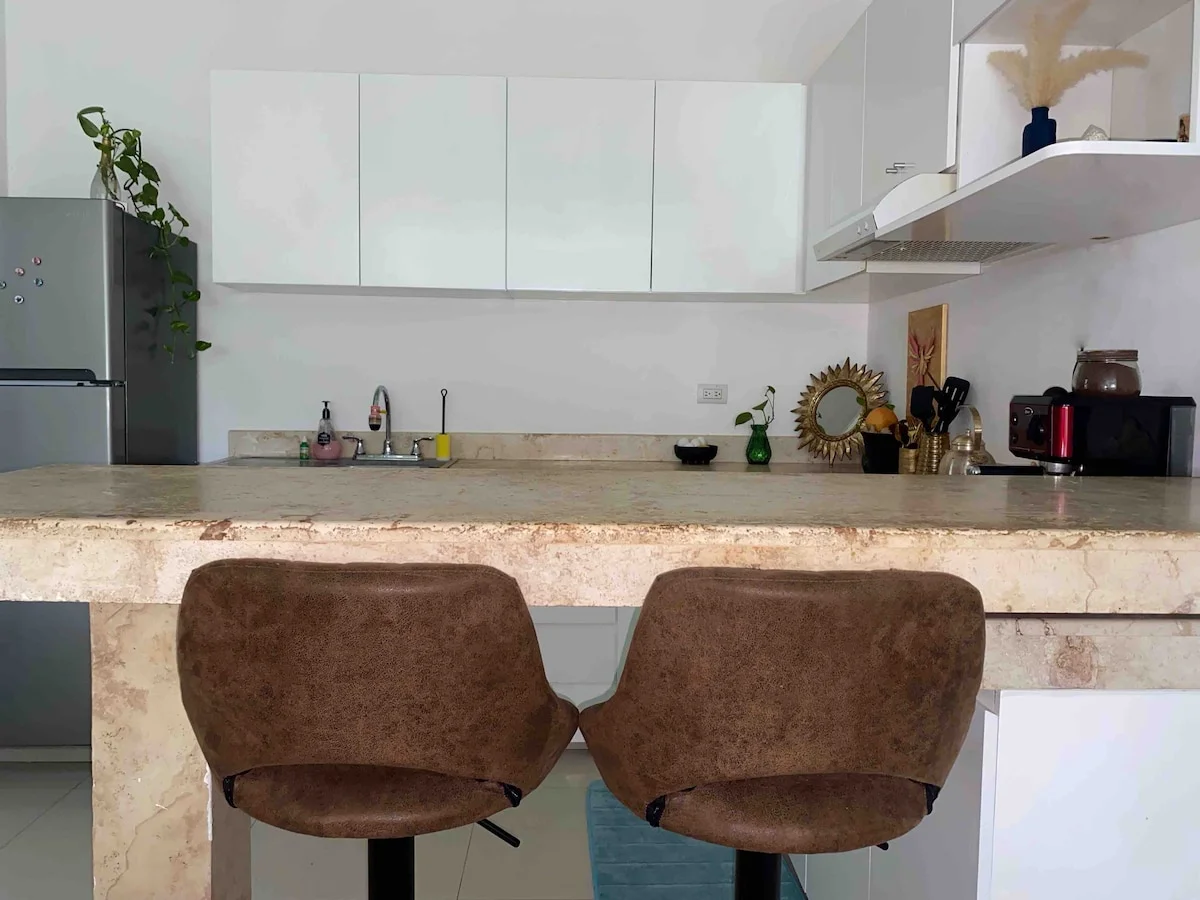 Apartment Available Until December 2nd