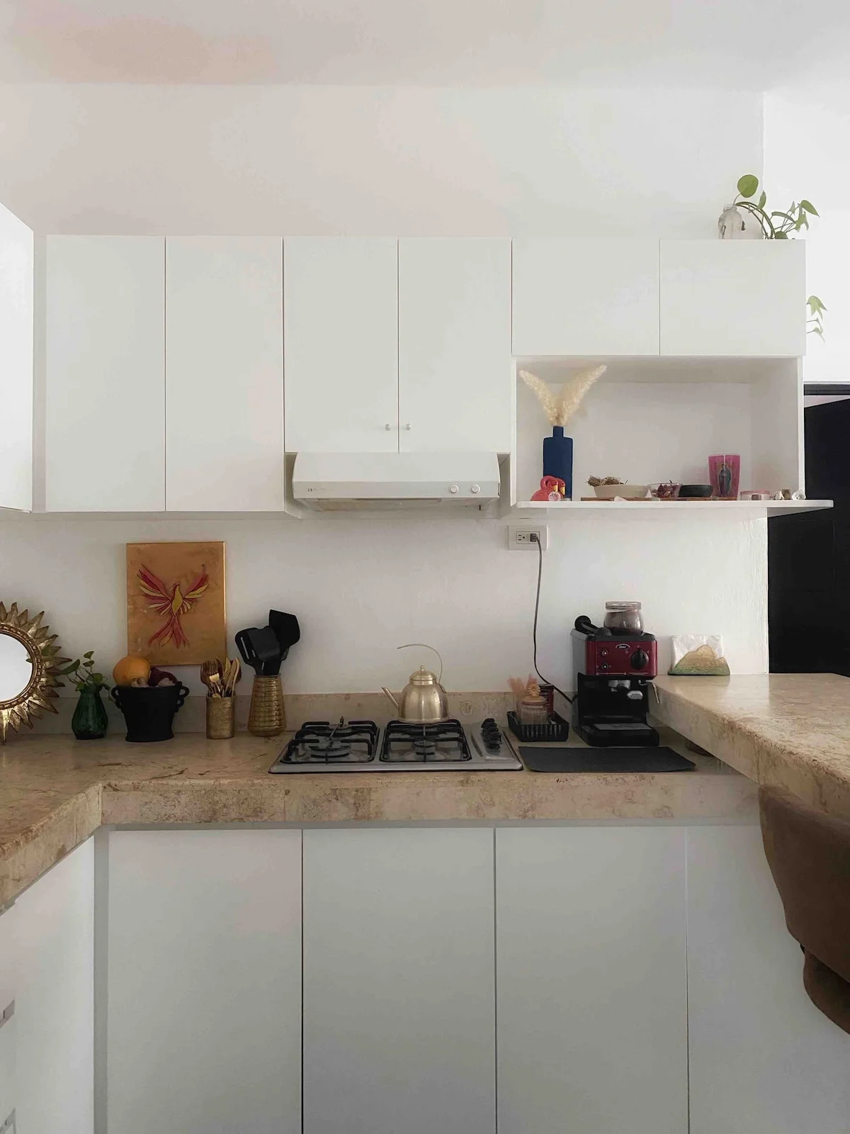 Apartment Available Until December 2nd