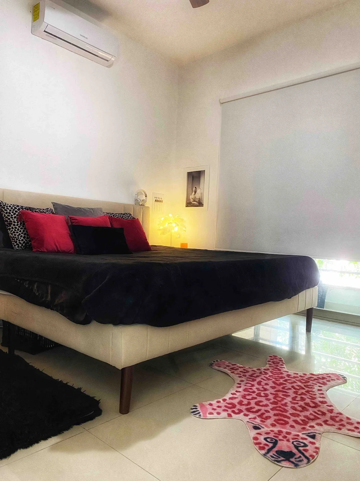 Apartment Available Until December 2nd
