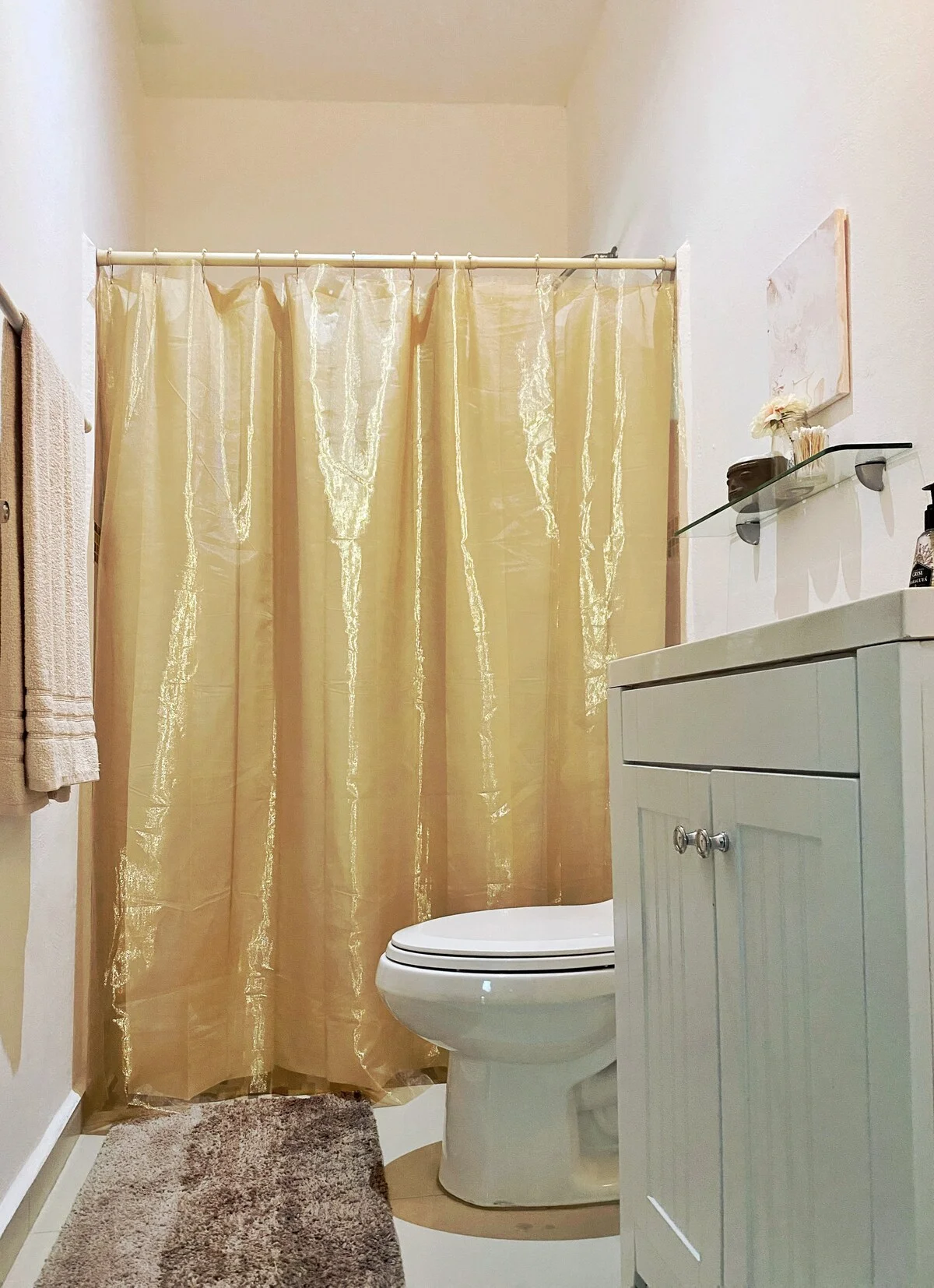 Apartment Available Until December 2nd