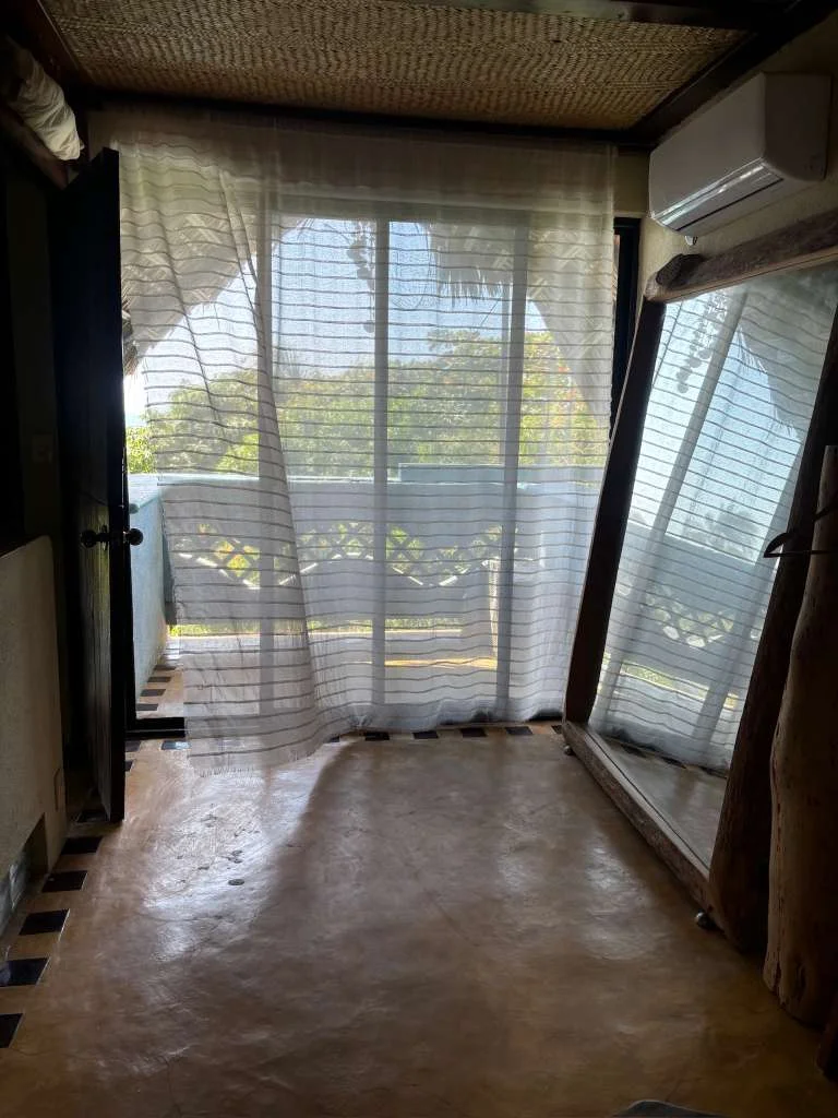 Private Room in Casa Flores - One Block from Beach