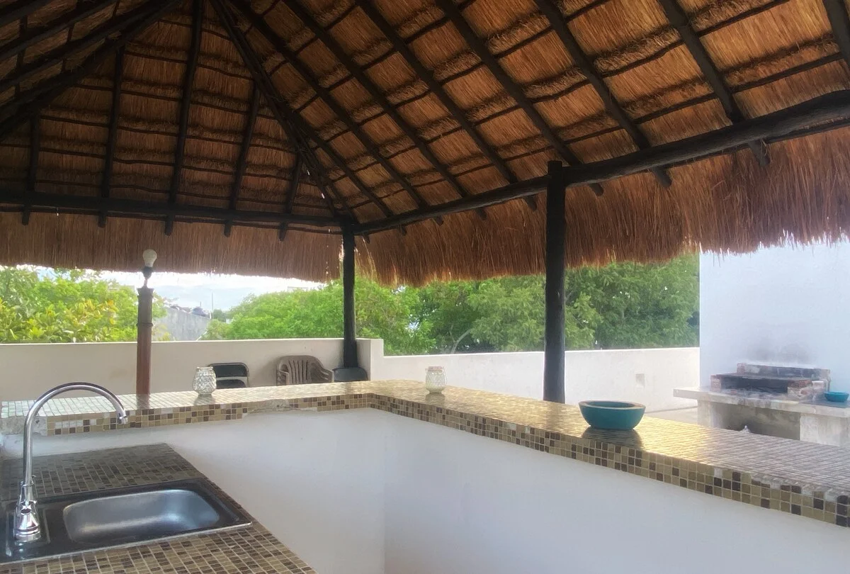Apartment Available Until December 2nd