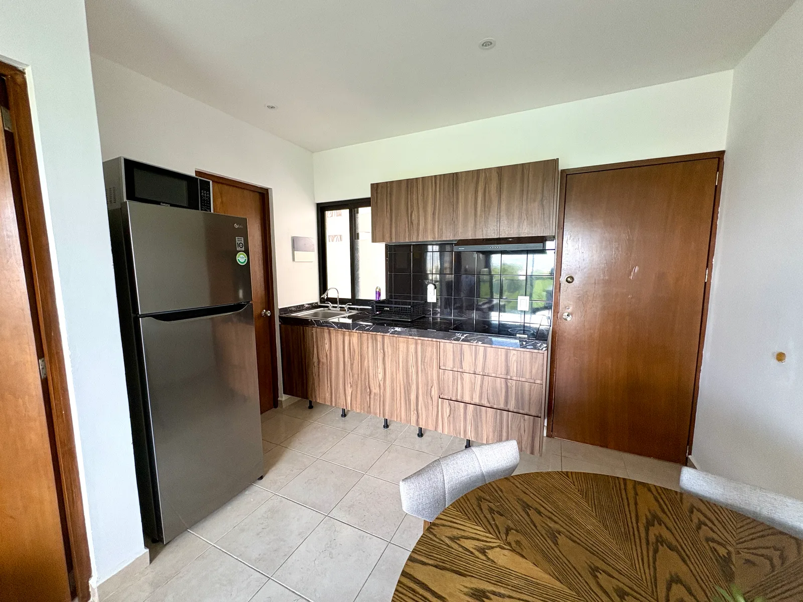 1-Bedroom Apartment in Tranquil Neighborhood