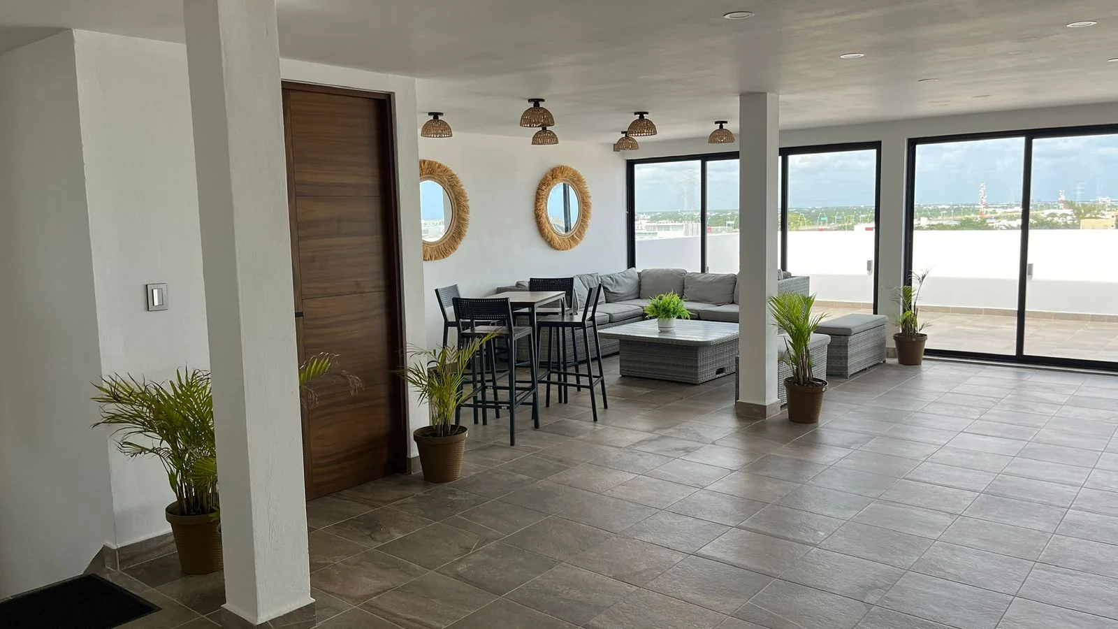 Furnished Studio Apartment for Rent on Av 20