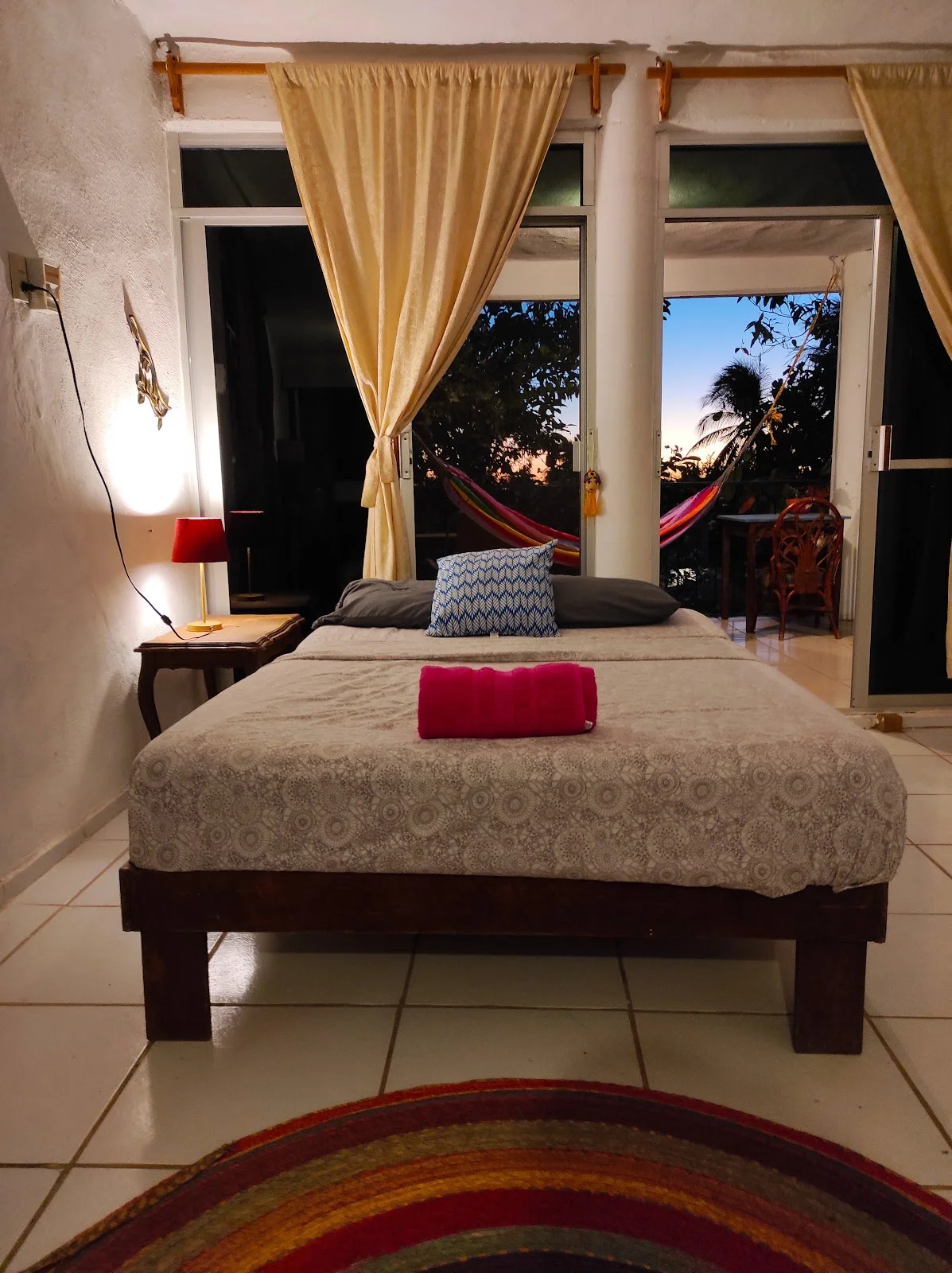 Private Room in Tamarindos Near Beach