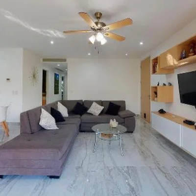 Modern 3BR Apartment with Pool in Playacar - Image 2