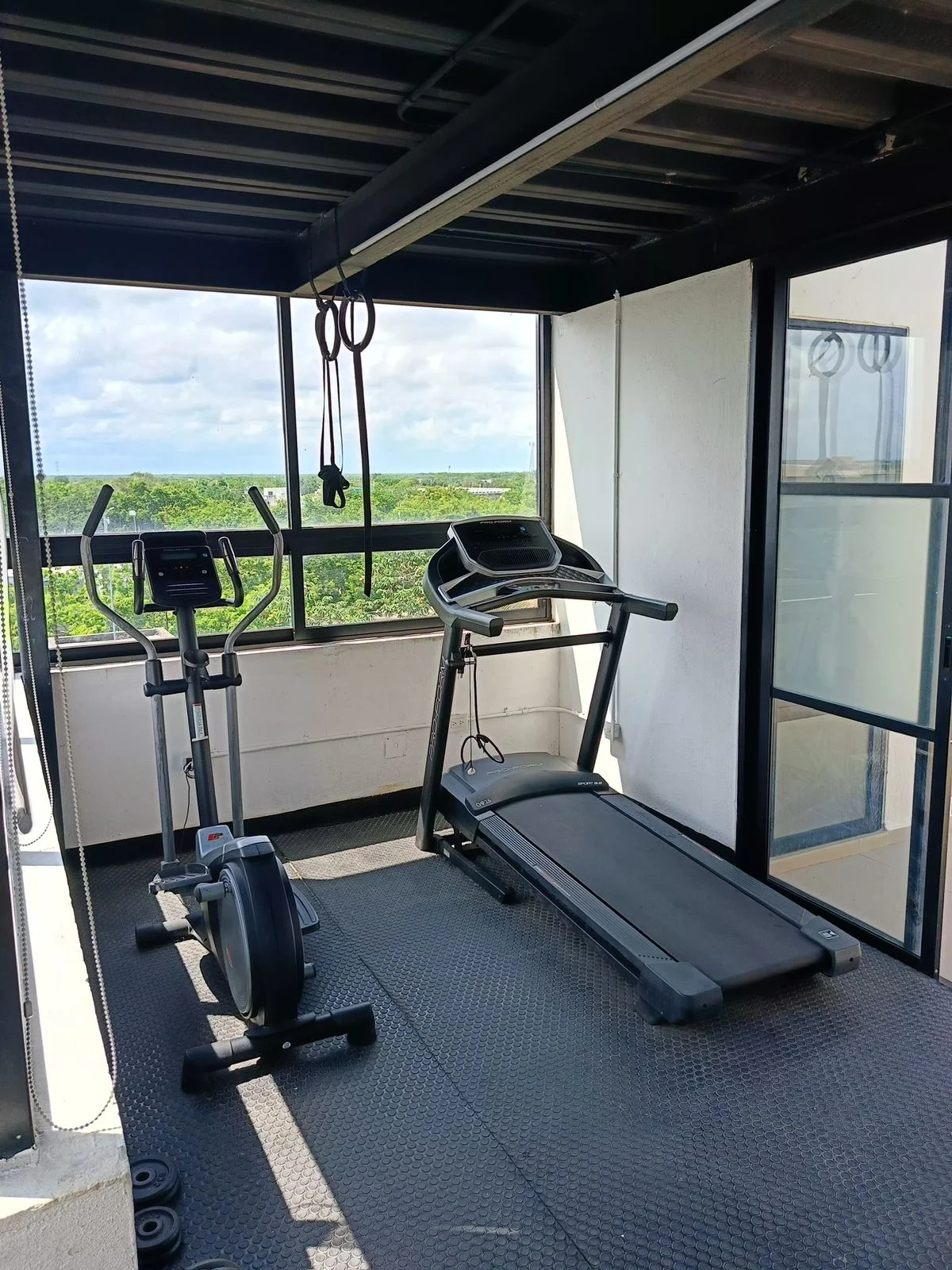 2 Bedroom Apartment near Centro Maya